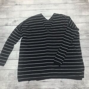 Ann Taylor V-Neck Blue and White Striped S…